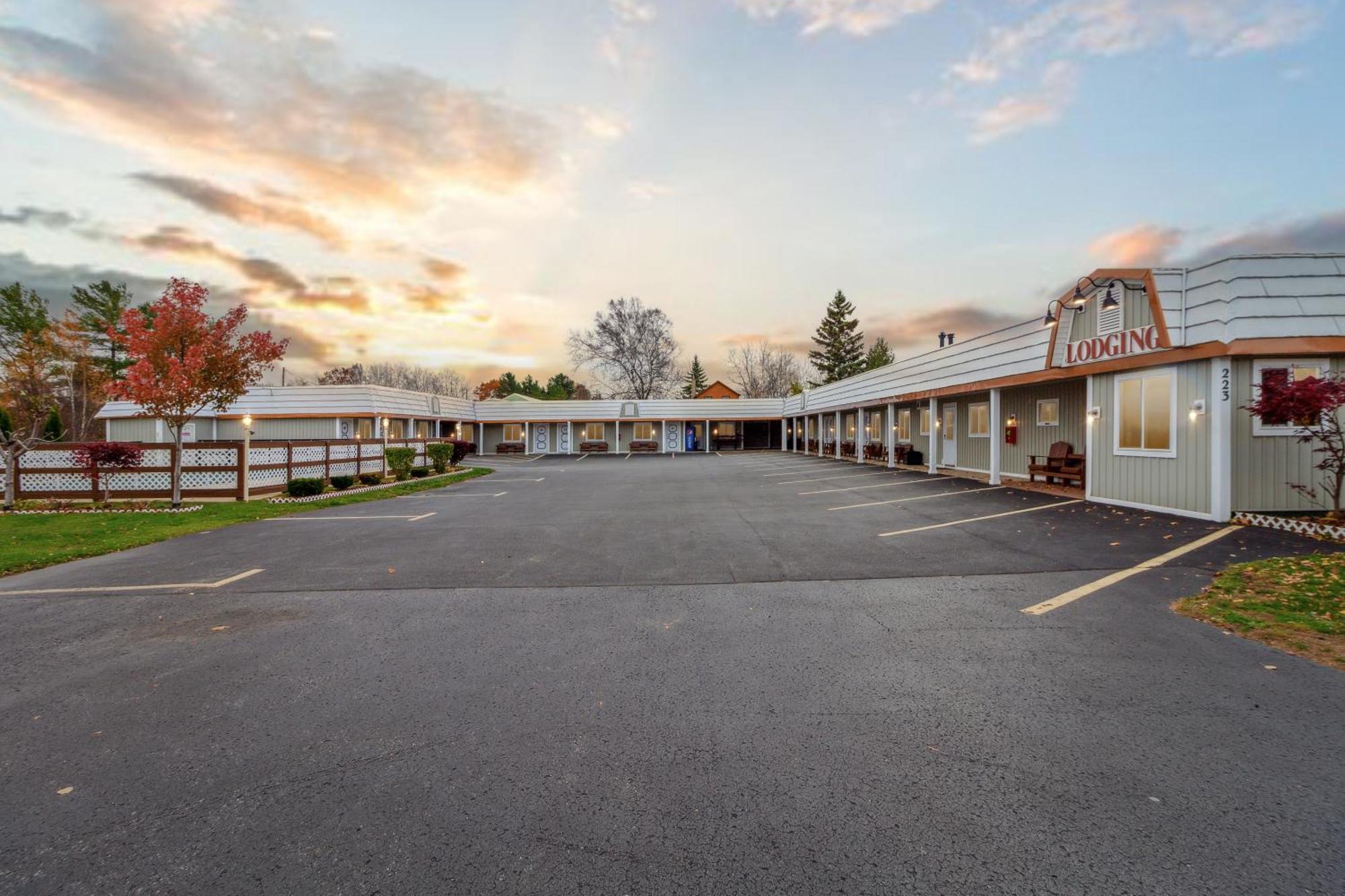 Vindel 2* Mackinaw City