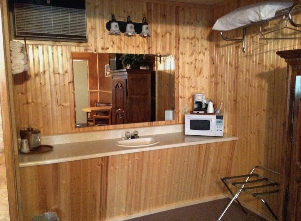 Vindel 2* Mackinaw City