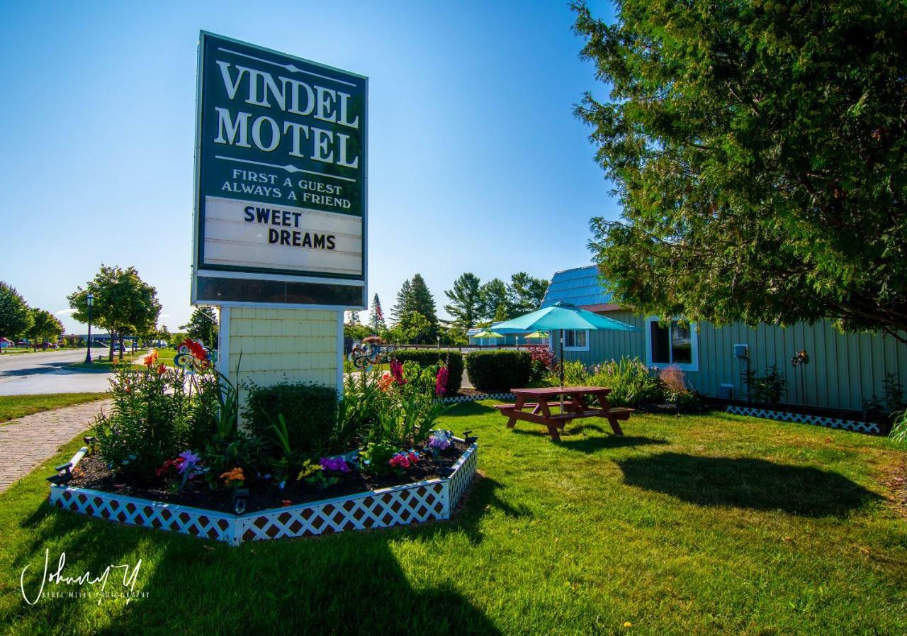 Vindel 2* Mackinaw City
