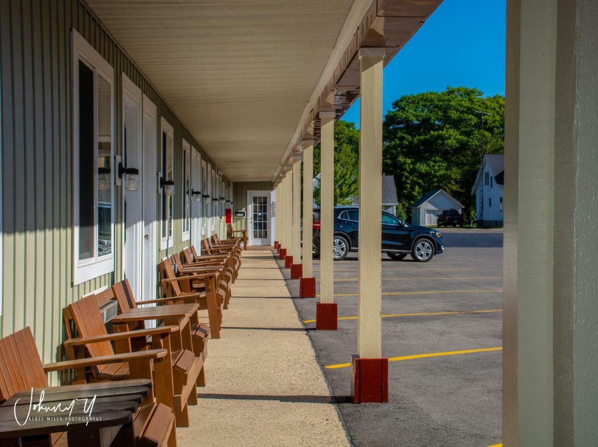 Vindel 2* Mackinaw City